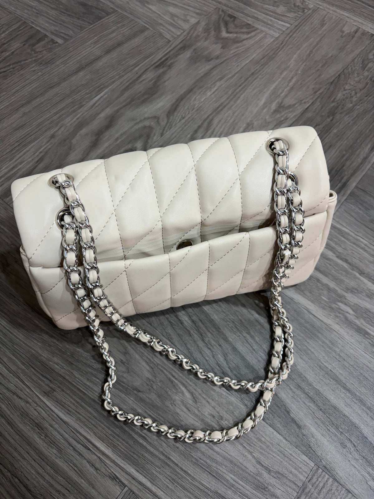 Quilted Bus Bag - Creamy Beige with Silver Hardware